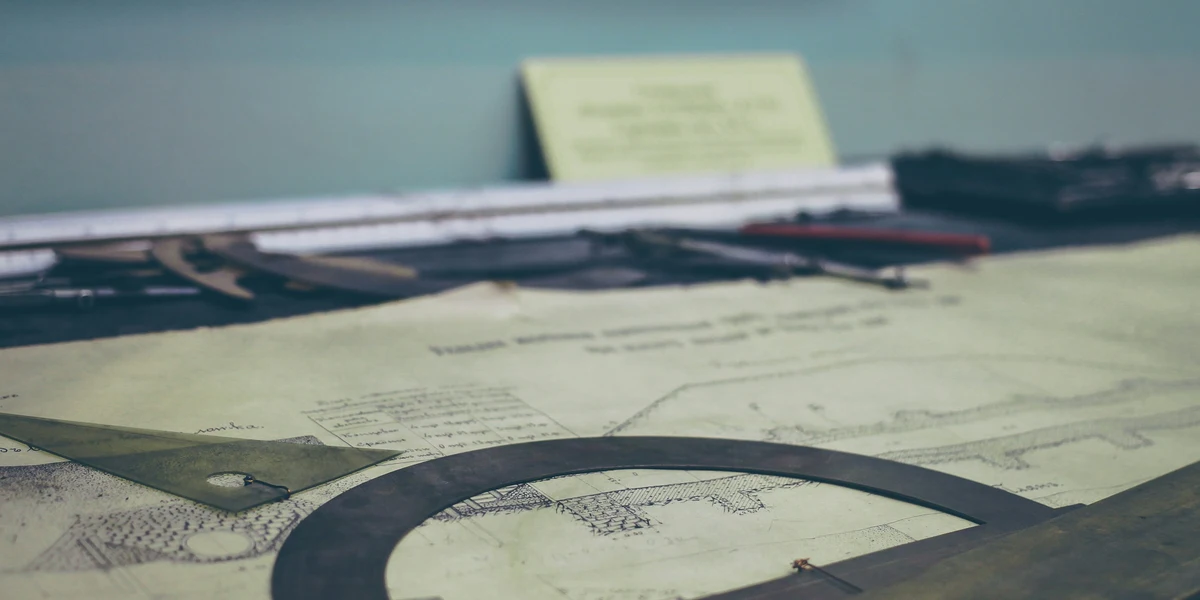 Protractor and compass tools for measuring angles in degrees and radians